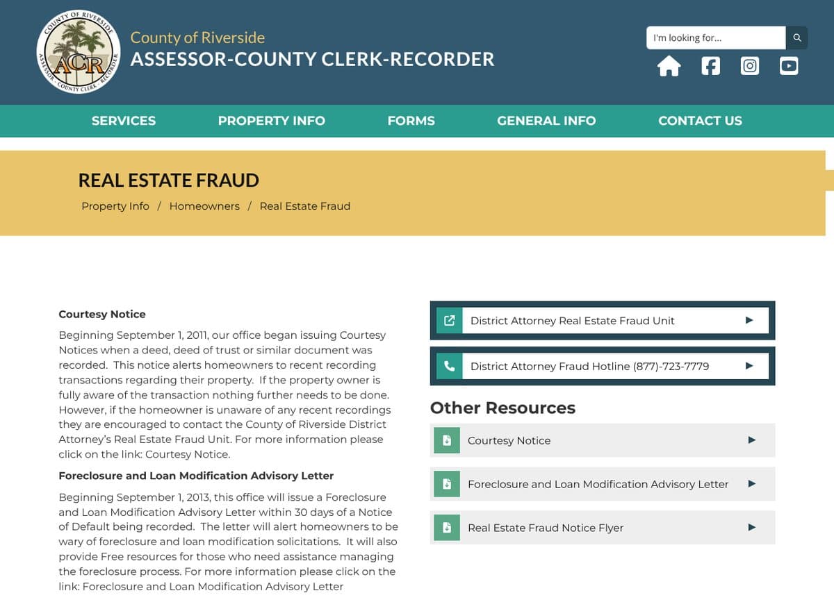 The Riverside County Assessor-County Clerk-Recorder's Real Estate Fraud page, describing the Courtesy Notice and the foreclosure advisory letter, with links to the District Attorney's fraud unit and hotline